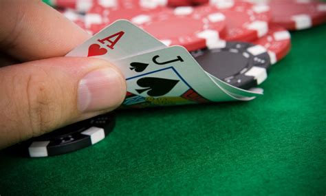 how many decks do casinos use in blackjack